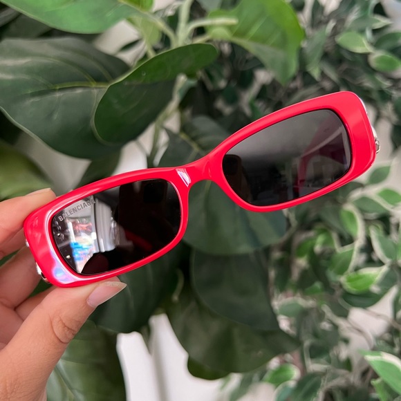 SOLD❤️BALENCIAGA dynasty rectangle in red acetate with Grey lense ♥️ - Picture 15 of 17